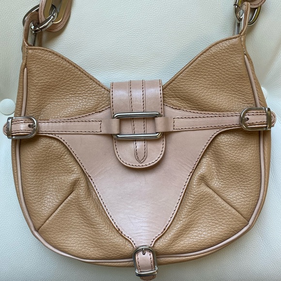 Guia’s Genuine Leather tan shoulder bag - Picture 3 of 5